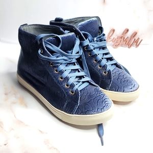 Camelia embossed velvet sneakers blue 🔥 5/$25 Bundle Sale 🔥